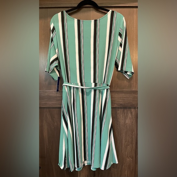 Apt 9 Dress V-neck Green Black White Stripes Lightweight Knee-length XXL - Picture 3 of 6